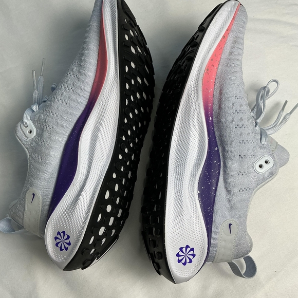 Nike Women's Gray and Pink Running Shoes - Picture 5 of 6